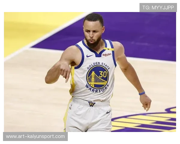 库里斩获2025年NBA最佳球员奖项再创辉煌 成就历史新高 库里斩获2025年NBA最佳球员奖项再创辉煌 成就历史新高